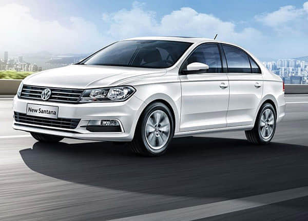 新款奔驰CLE谍照曝光：换装家族星光大灯 预计2026年亮相