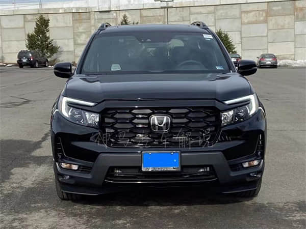 新款奔驰CLE谍照曝光：换装家族星光大灯 预计2026年亮相