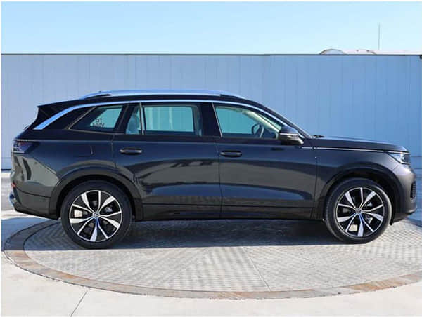 新款奔驰CLE谍照曝光：换装家族星光大灯 预计2026年亮相