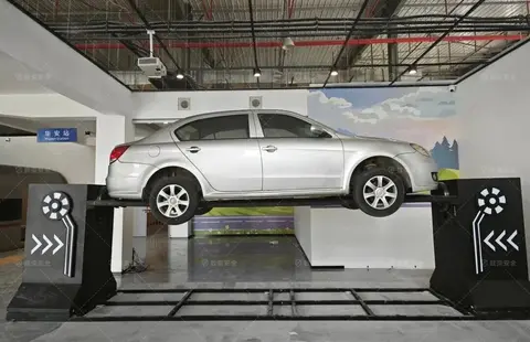 模拟汽车翻滚模拟体验，vr交通安全体验馆，交通安全vr体验设备